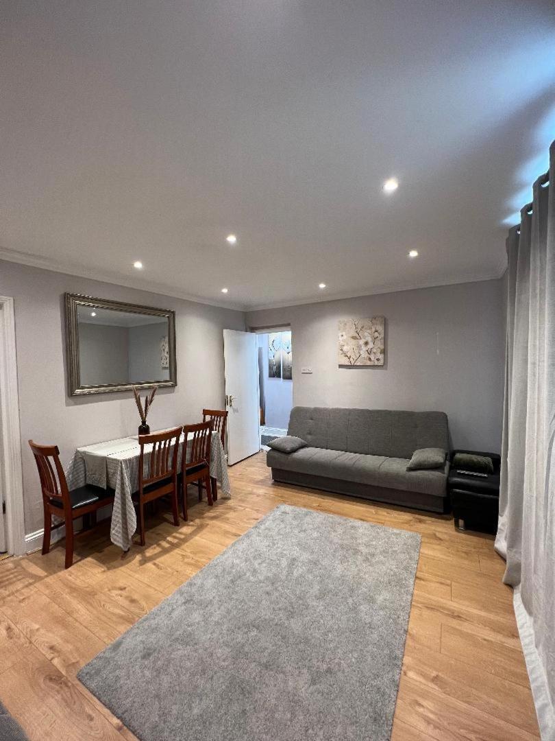 London Property Apartments For Up To 6, Next To Big Ben & London Eye Exterior photo