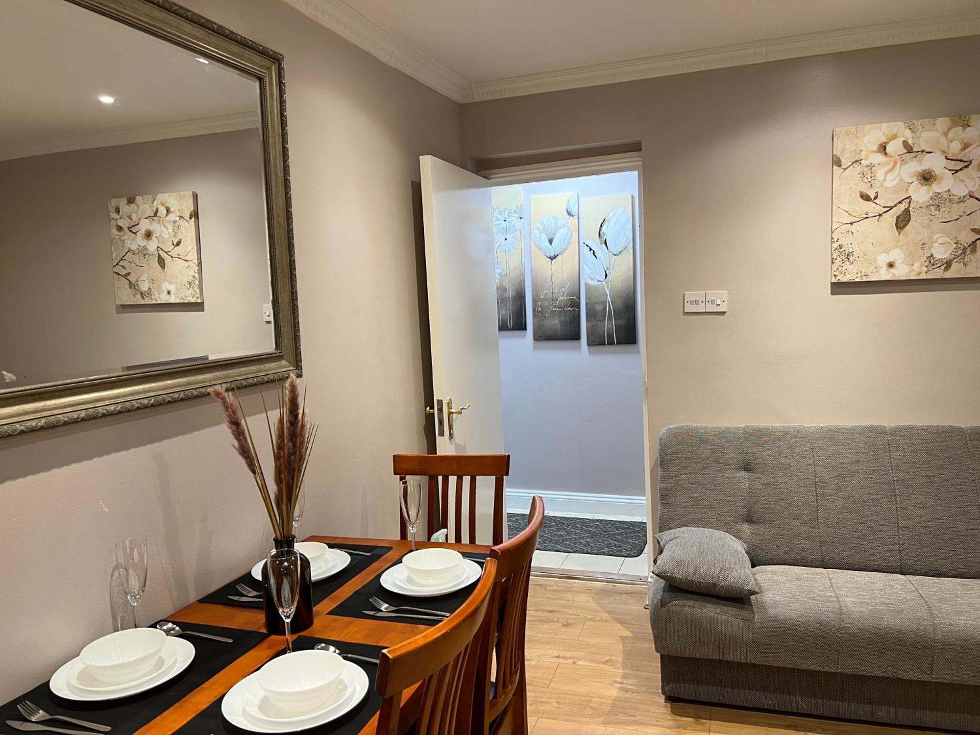 London Property Apartments For Up To 6, Next To Big Ben & London Eye Exterior photo