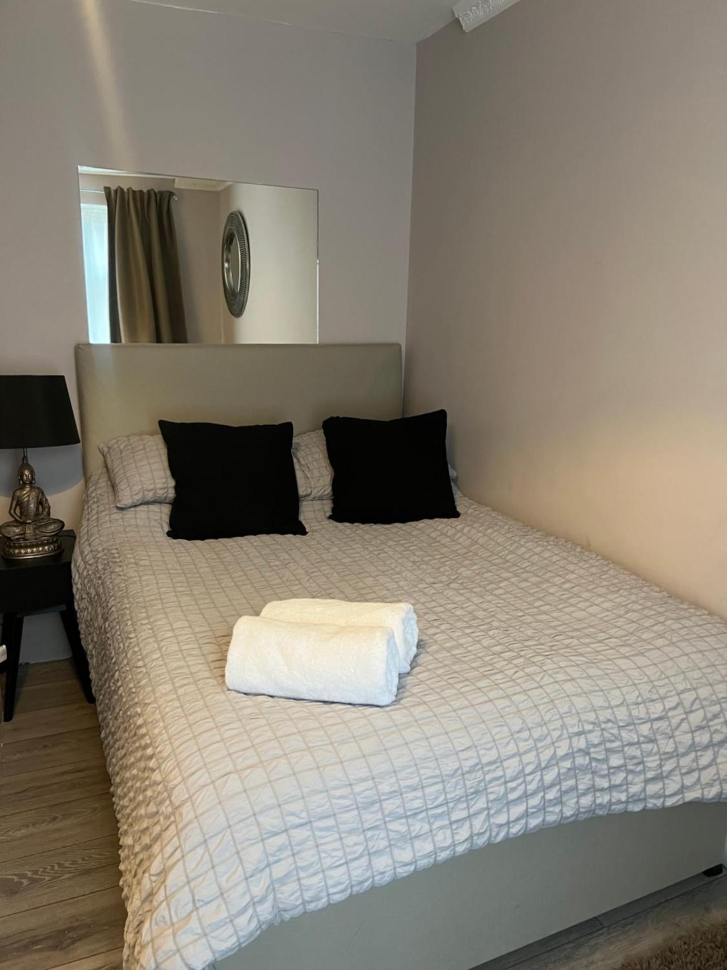 London Property Apartments For Up To 6, Next To Big Ben & London Eye Exterior photo